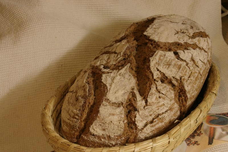 Hanf-Dinkelbrot